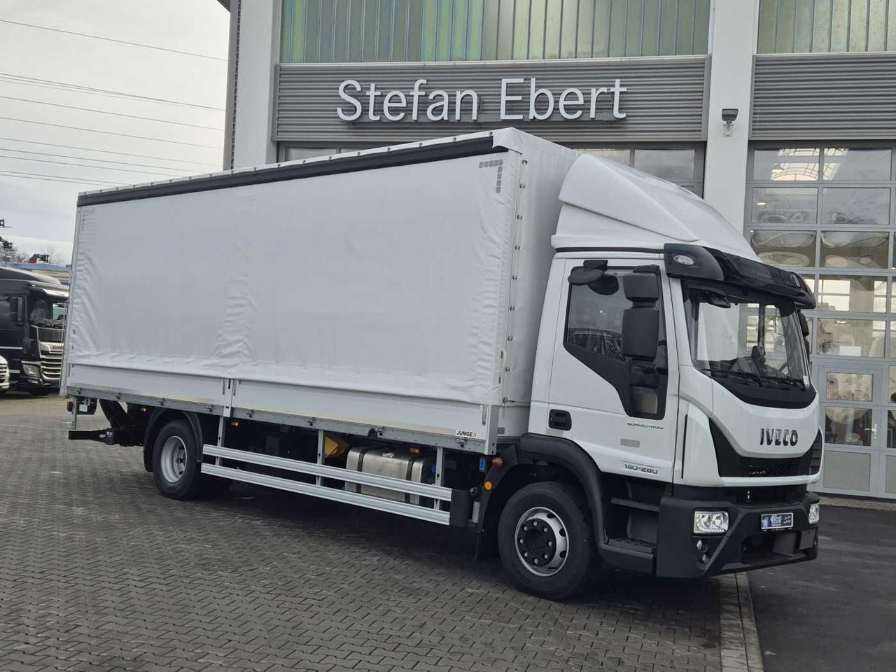 Iveco Eurocargo ML140E28/P LBW Bär Schiebeplane AHK - Tovornjak s ponjavo: slika 4 Iveco Eurocargo ML140E28/P LBW Bär Schiebeplane AHK - Tovornjak s ponjavo: slika 4