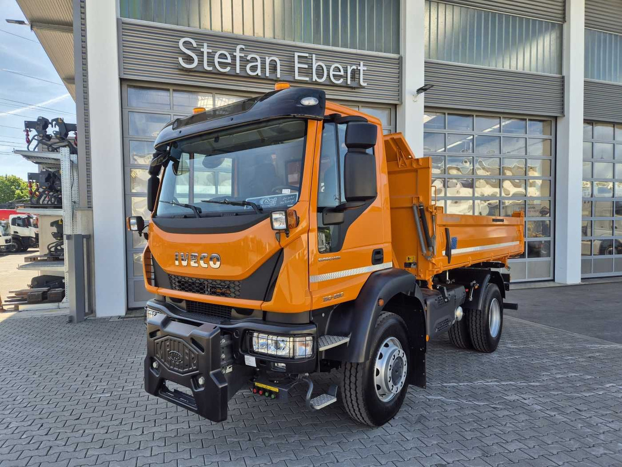 Iveco Eurocargo ML150E28W 4x4 Winterdienst Vorb. 2xAHK - Tovornjak prekucnik: slika 2 Iveco Eurocargo ML150E28W 4x4 Winterdienst Vorb. 2xAHK - Tovornjak prekucnik: slika 2