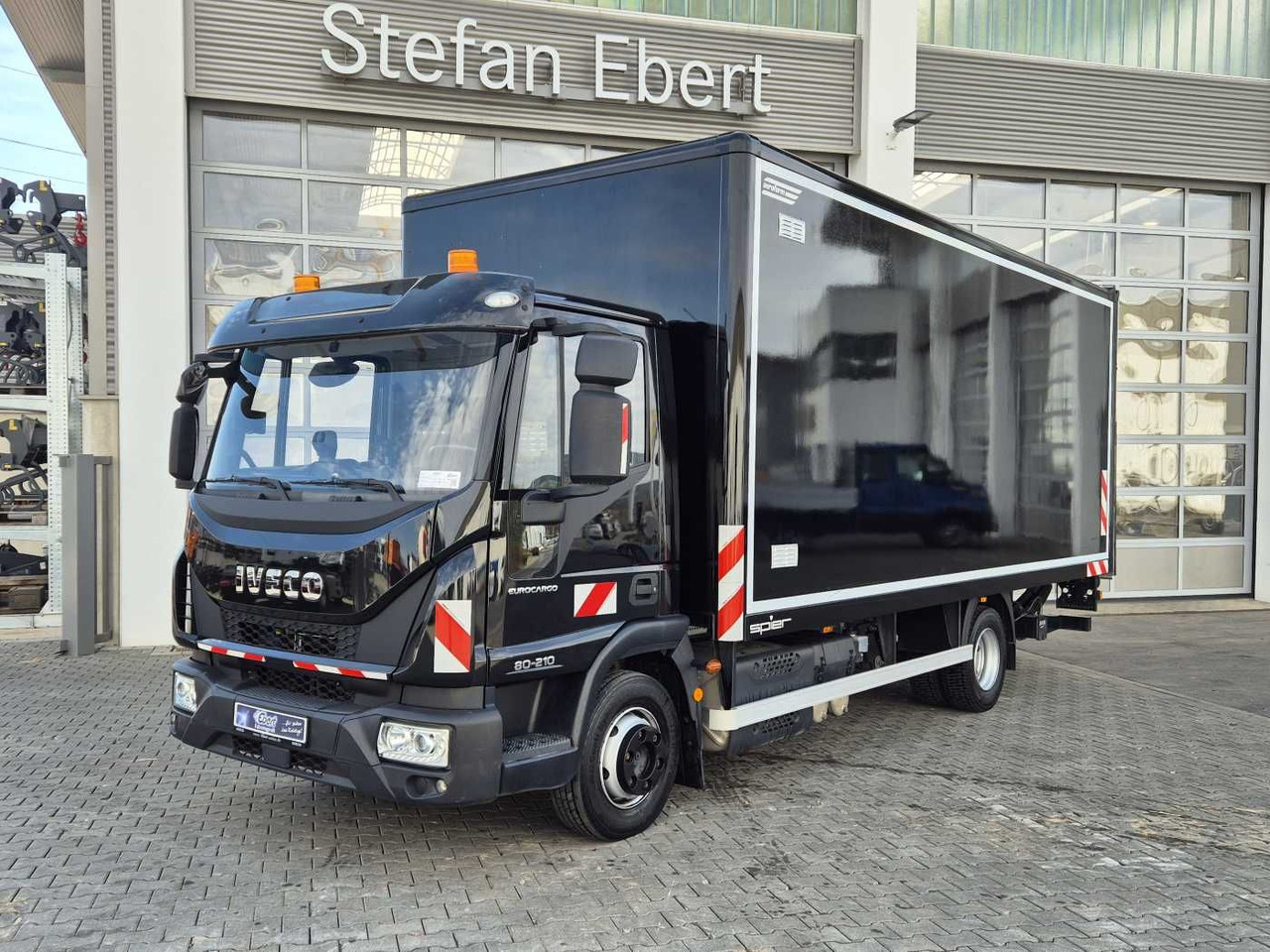 Iveco Eurocargo ML80E21/P LBW Bär 1.500kg 2x AHK - Dostavno vozilo z zabojnikom: slika 1 Iveco Eurocargo ML80E21/P LBW Bär 1.500kg 2x AHK - Dostavno vozilo z zabojnikom: slika 1