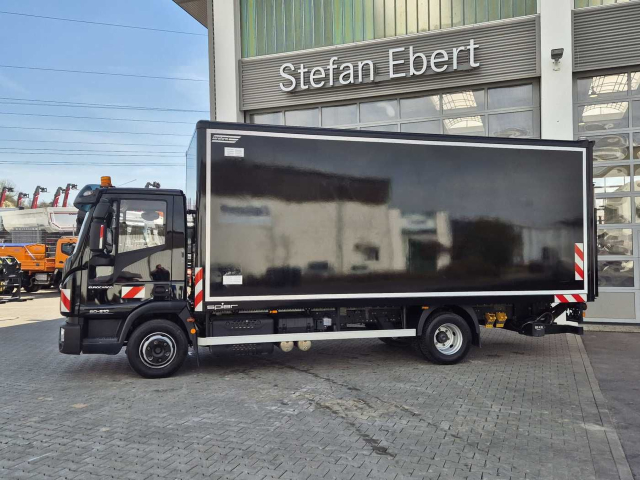 Iveco Eurocargo ML80E21/P LBW Bär 1.500kg 2x AHK - Dostavno vozilo z zabojnikom: slika 4 Iveco Eurocargo ML80E21/P LBW Bär 1.500kg 2x AHK - Dostavno vozilo z zabojnikom: slika 4