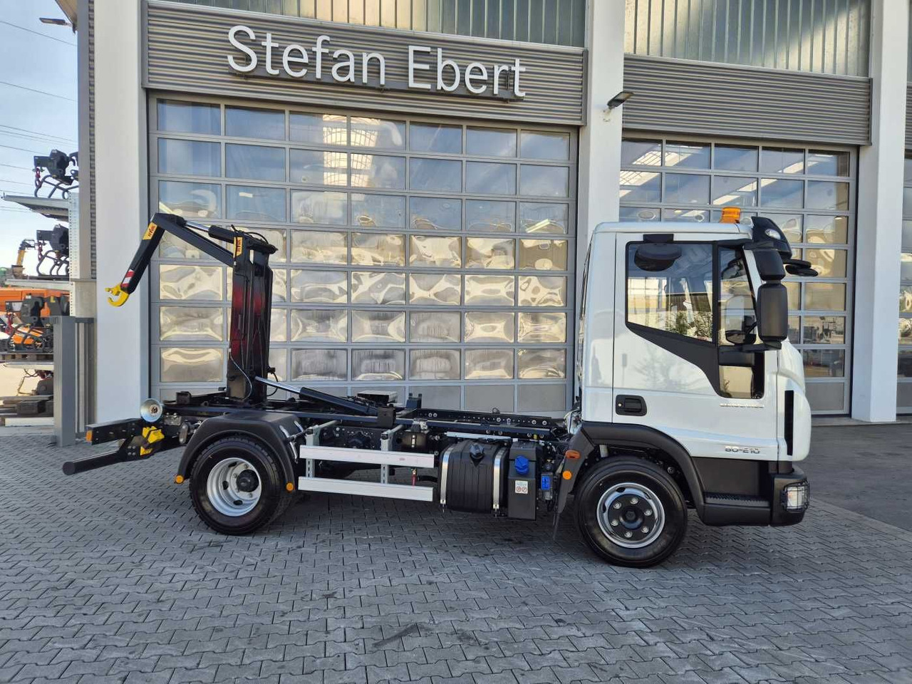 Iveco Eurocargo ML80E21K 4x2 Hyva 05-32-K-DIN-BF 2xAHK - Kotalni prekucni tovornjak: slika 5 Iveco Eurocargo ML80E21K 4x2 Hyva 05-32-K-DIN-BF 2xAHK - Kotalni prekucni tovornjak: slika 5