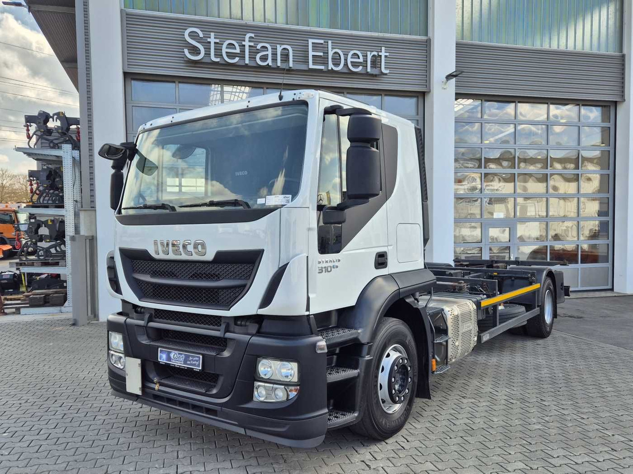 Iveco Stralis AT190S31/P BDF Klima Standh. AHK Bett - Kontejnerski tovornjak/ Tovornjak z zamenljivim tovoriščem: slika 3 Iveco Stralis AT190S31/P BDF Klima Standh. AHK Bett - Kontejnerski tovornjak/ Tovornjak z zamenljivim tovoriščem: slika 3