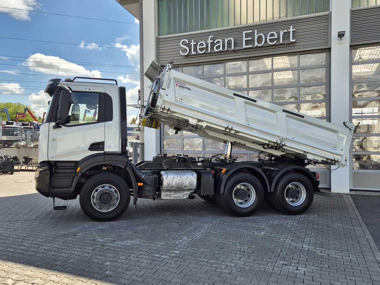 Iveco X-Way AD300X48Z HR 6x4 Intarder Bordmatic Kamera - Tovornjak prekucnik: slika 4 Iveco X-Way AD300X48Z HR 6x4 Intarder Bordmatic Kamera - Tovornjak prekucnik: slika 4