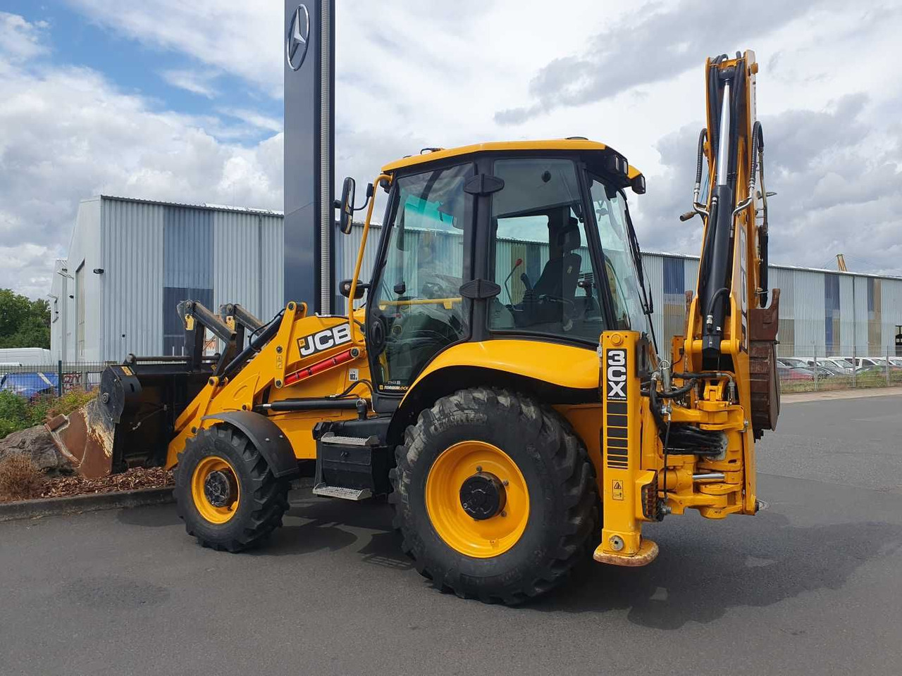 JCB 3CX / Gabel & 4in1 Schaufel / nur 1.561h / 2022 - Bager nakladalec: slika 2 JCB 3CX / Gabel & 4in1 Schaufel / nur 1.561h / 2022 - Bager nakladalec: slika 2