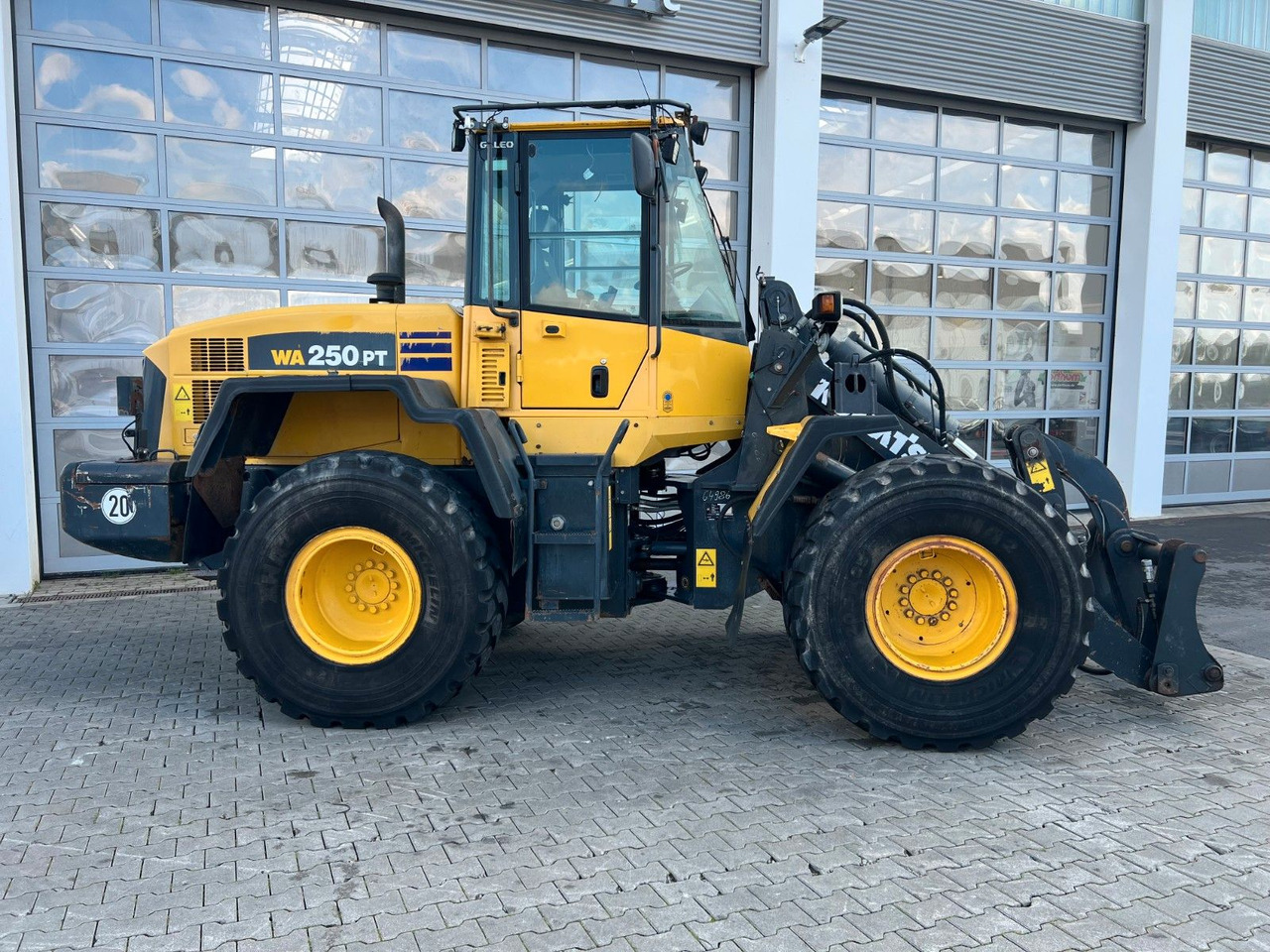 Komatsu WA 250 PT - 5H / 12.390h / - Kolesni nakladalec: slika 3 Komatsu WA 250 PT - 5H / 12.390h / - Kolesni nakladalec: slika 3