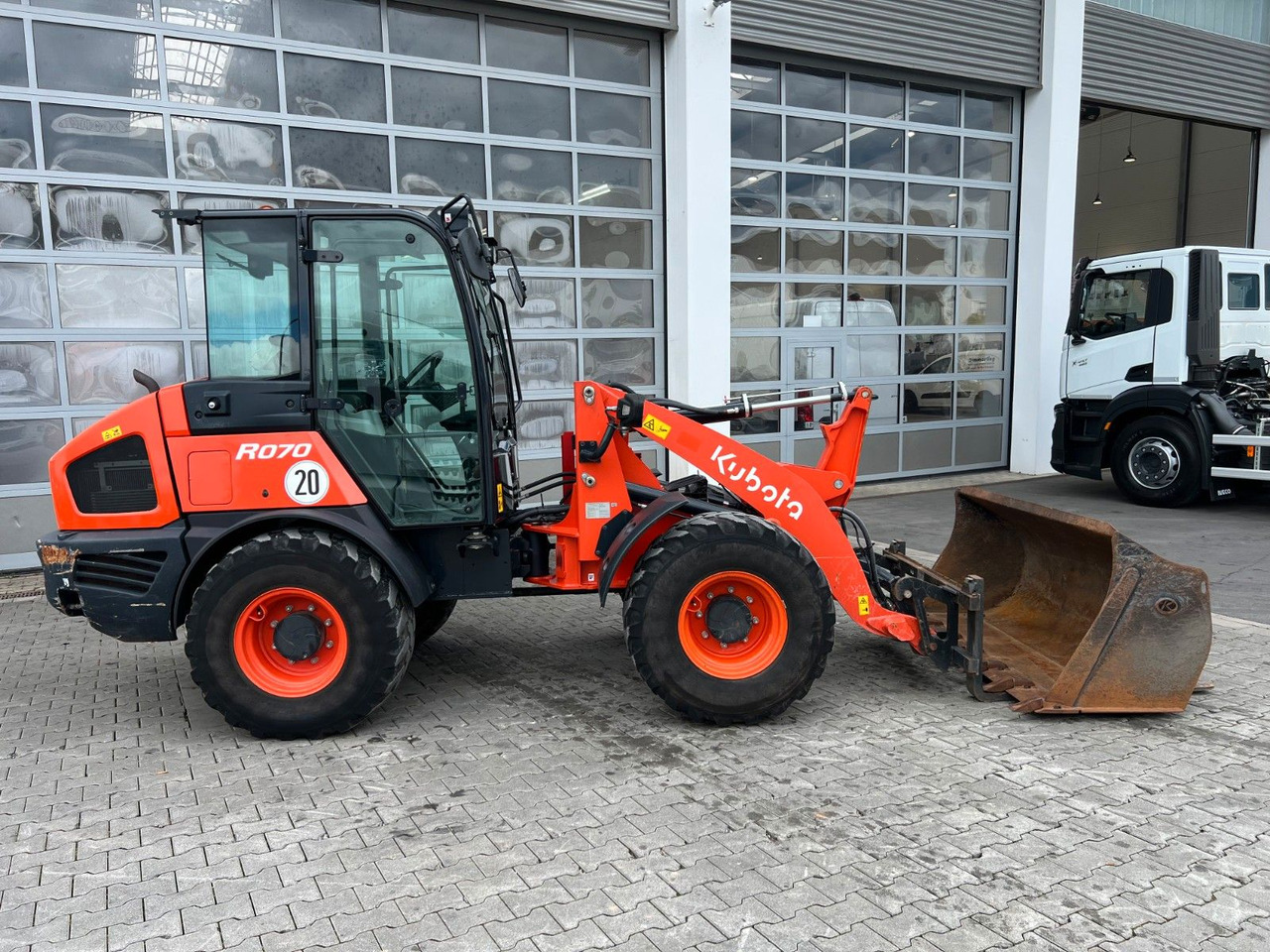 Kubota R070 / Gabel & Schaufel / nur 1.869h! - Kolesni nakladalec: slika 2 Kubota R070 / Gabel & Schaufel / nur 1.869h! - Kolesni nakladalec: slika 2