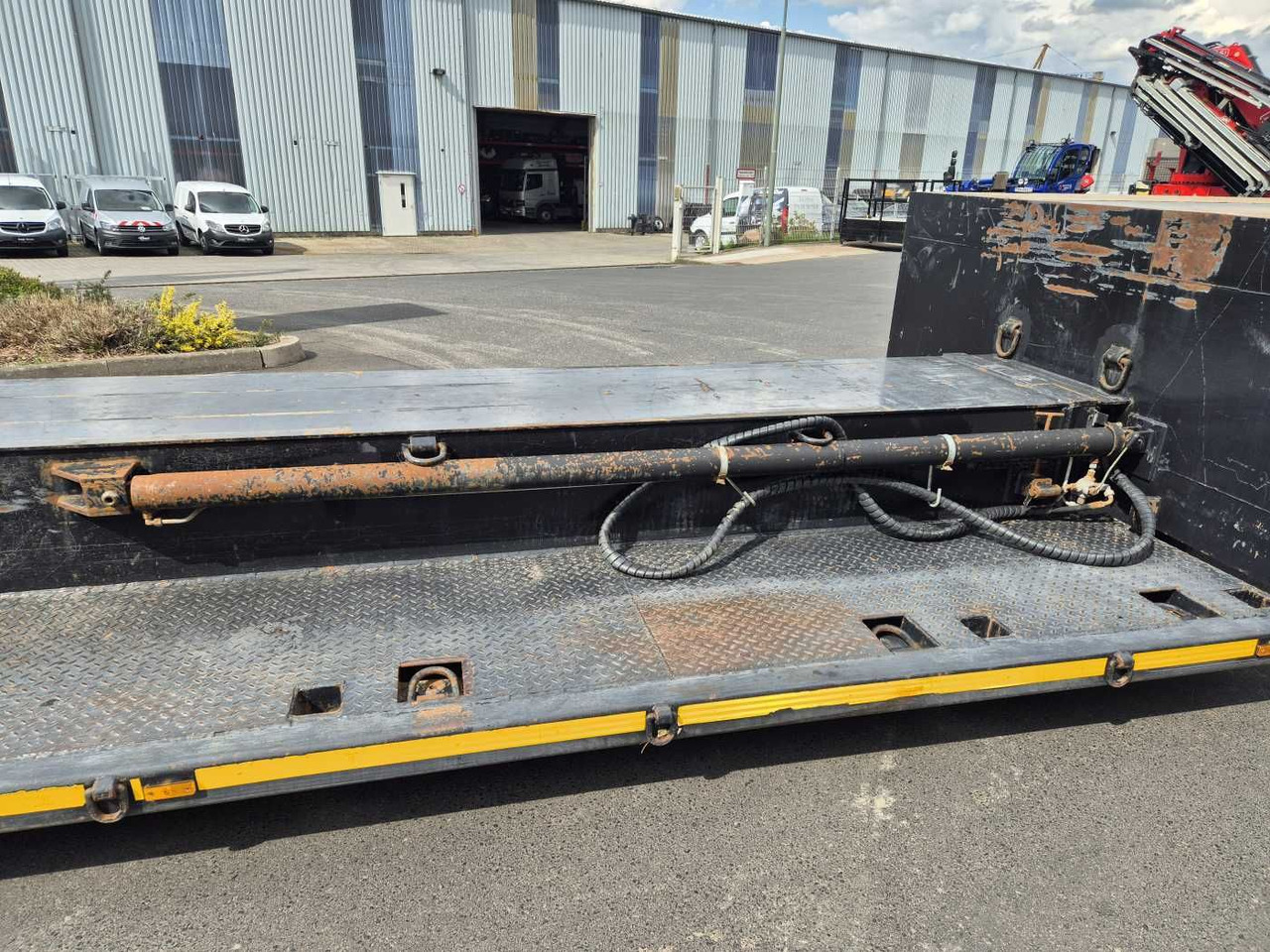 LinTrailers S2A 14 LSDN Teleskopierbar BPW-Achsen 57.000km lizing LinTrailers S2A 14 LSDN Teleskopierbar BPW-Achsen 57.000km: slika 11 LinTrailers S2A 14 LSDN Teleskopierbar BPW-Achsen 57.000km lizing LinTrailers S2A 14 LSDN Teleskopierbar BPW-Achsen 57.000km: slika 11