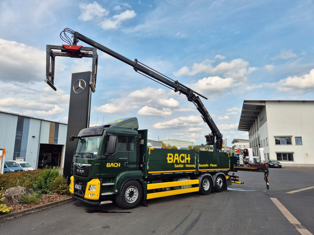 MAN TGS 26.420 6x2-4 LL Hiab 177K PRO 2 Stück - Tovornjak s kesonom, Tovornjak z dvigalom: slika 1 MAN TGS 26.420 6x2-4 LL Hiab 177K PRO 2 Stück - Tovornjak s kesonom, Tovornjak z dvigalom: slika 1