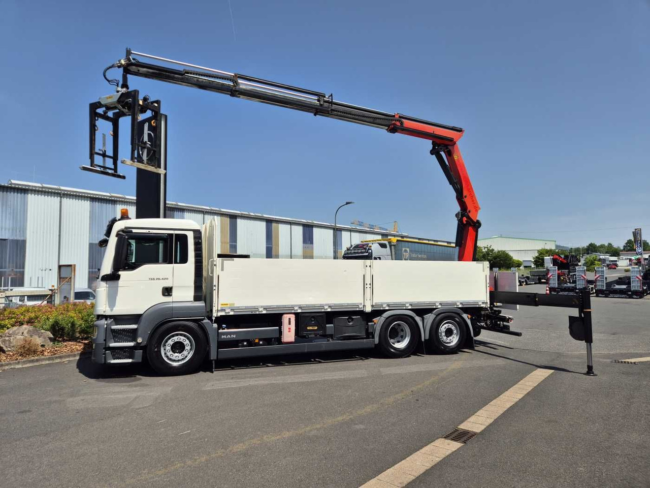 MAN TGS 26.420 6x2-4 LL Palfinger PK 22002-EH B Funk - Tovornjak s kesonom: slika 4 MAN TGS 26.420 6x2-4 LL Palfinger PK 22002-EH B Funk - Tovornjak s kesonom: slika 4
