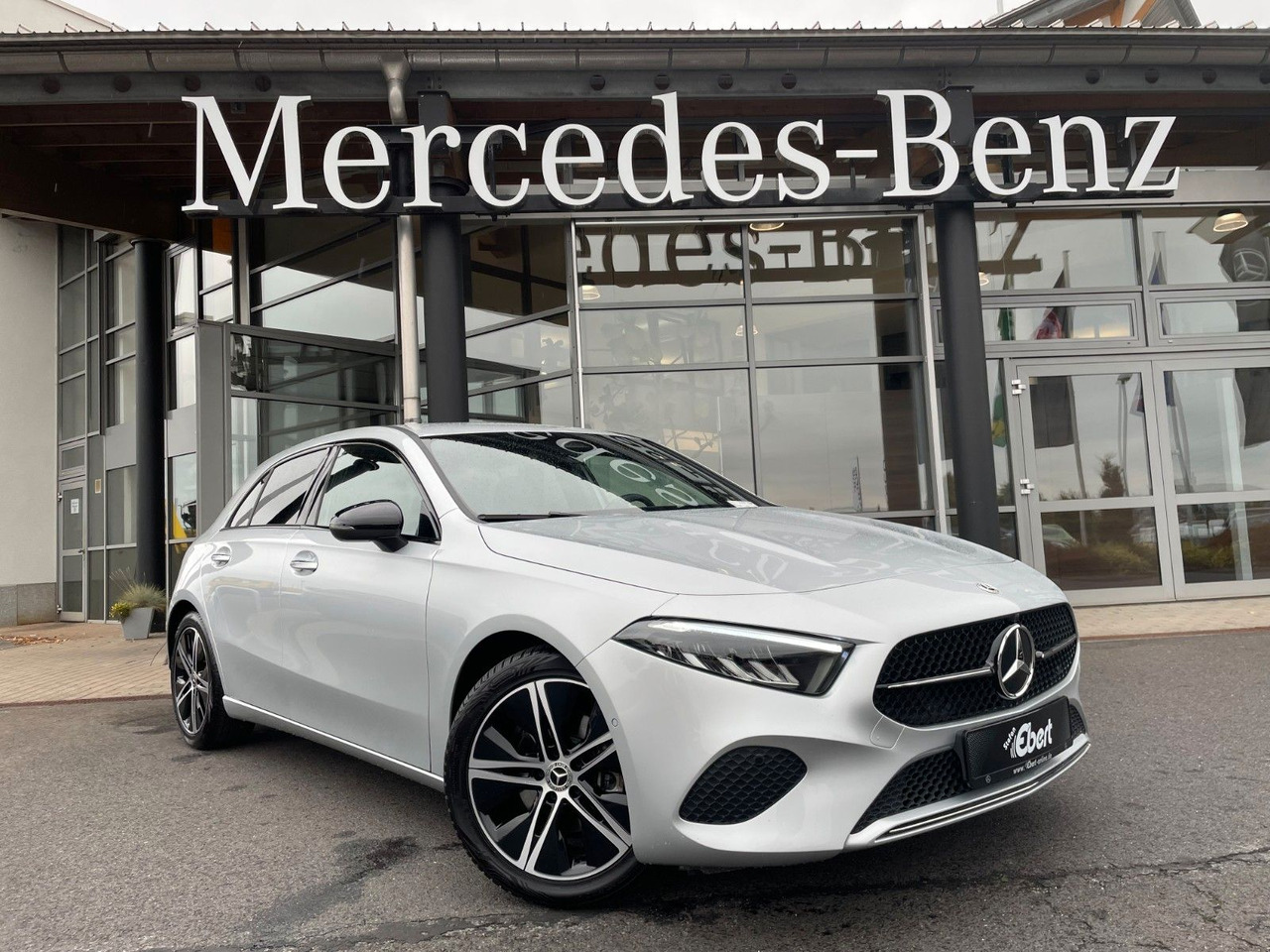 Mercedes-Benz A 200 Progressive Ambiente+R-Kamera+ - Limuzina: slika 1 Mercedes-Benz A 200 Progressive Ambiente+R-Kamera+ - Limuzina: slika 1
