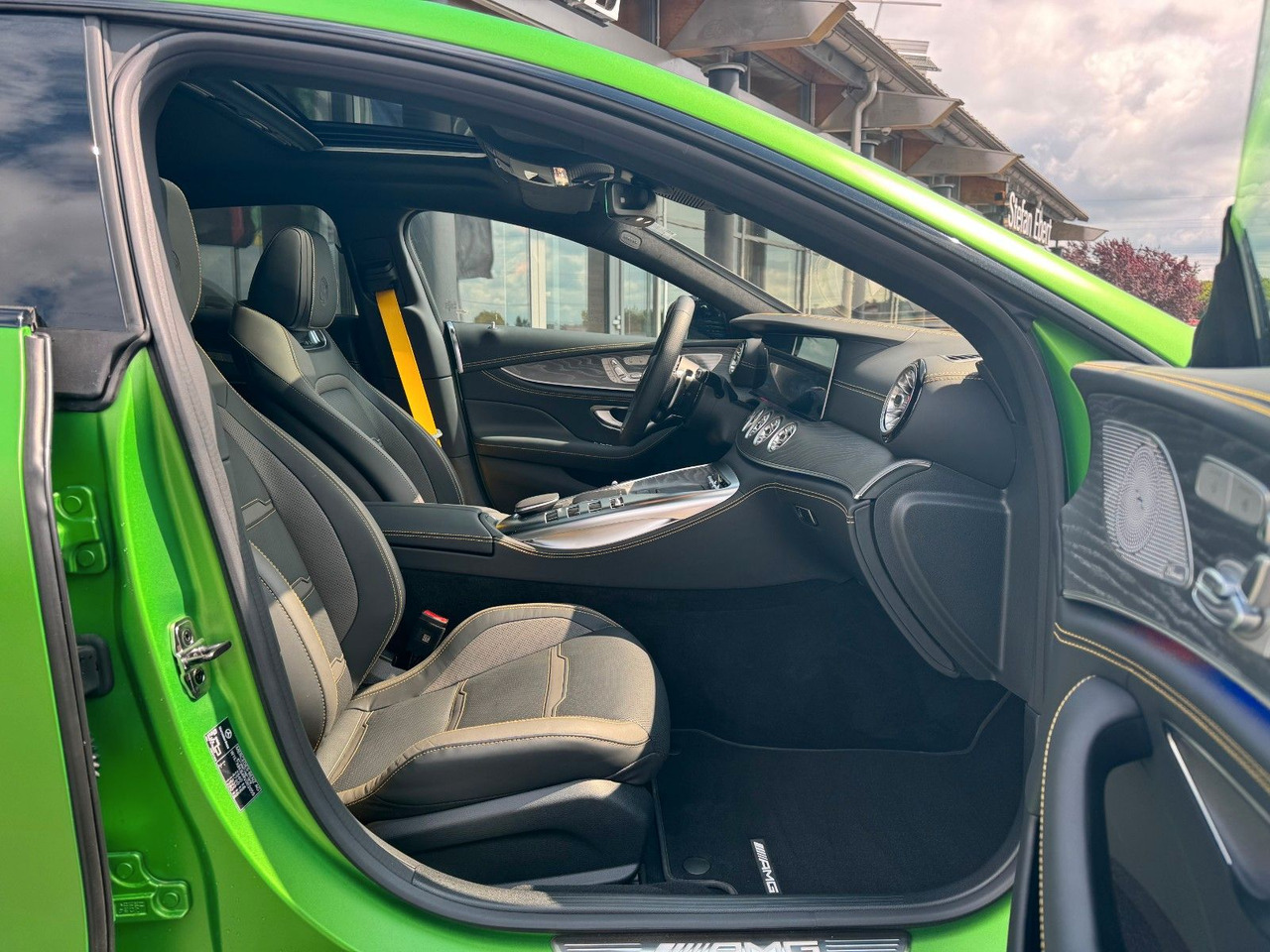 Mercedes-Benz AMG GT S AirM+Burm+Standh+HUD+360+VOLL - Coupe: slika 5 Mercedes-Benz AMG GT S AirM+Burm+Standh+HUD+360+VOLL - Coupe: slika 5