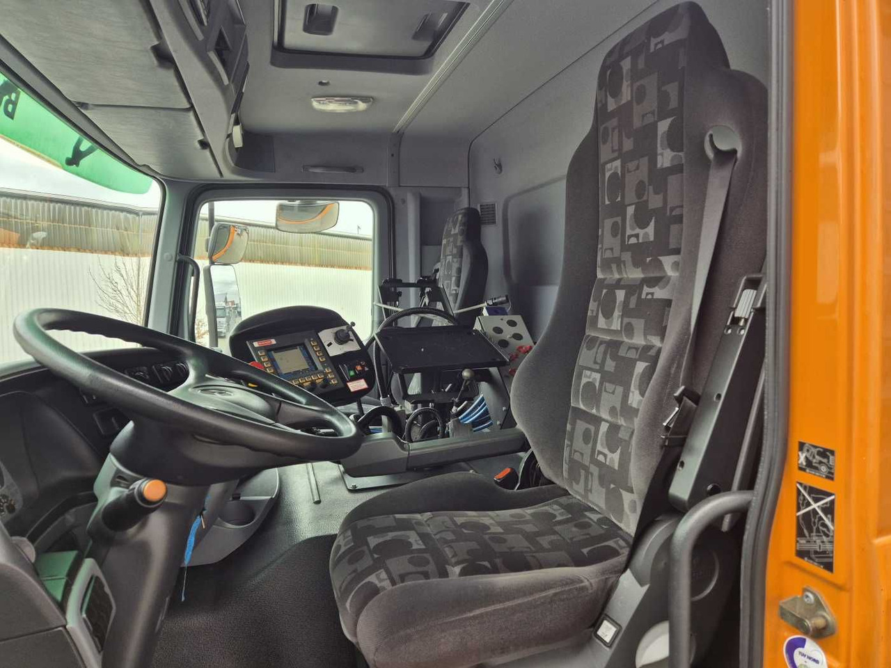 Mercedes-Benz Actros 2032 A 4x4 Bucher STKF 9500 Airport 30x lizing Mercedes-Benz Actros 2032 A 4x4 Bucher STKF 9500 Airport 30x: slika 10