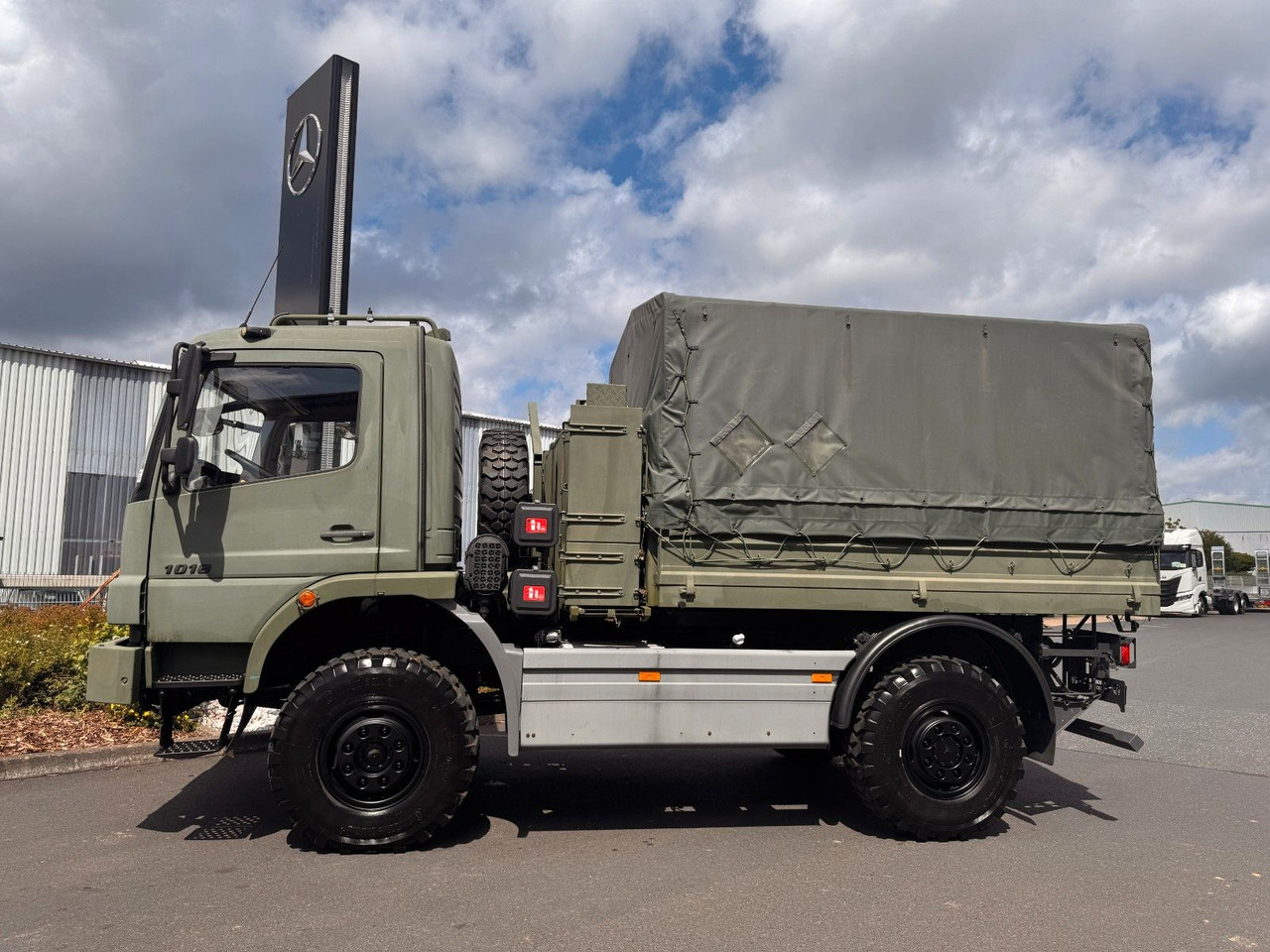 Mercedes-Benz Atego 1018 A 4x4 Singlebereifung 7 Stück vorh. - Tovornjak s kesonom: slika 4 Mercedes-Benz Atego 1018 A 4x4 Singlebereifung 7 Stück vorh. - Tovornjak s kesonom: slika 4