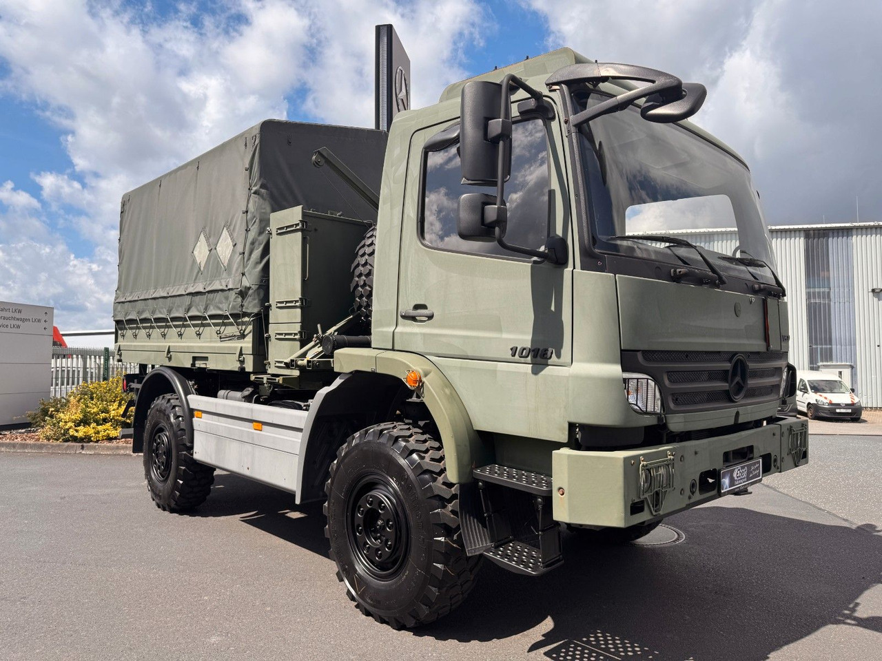 Mercedes-Benz Atego 1018 A 4x4 Singlebereifung 7 Stück vorh. - Tovornjak s ponjavo: slika 4 Mercedes-Benz Atego 1018 A 4x4 Singlebereifung 7 Stück vorh. - Tovornjak s ponjavo: slika 4