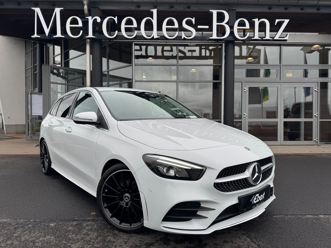 Mercedes-Benz B 200 AMG+Ambiente+360+LED+IHC+TotW - Limuzina: slika 1 Mercedes-Benz B 200 AMG+Ambiente+360+LED+IHC+TotW - Limuzina: slika 1