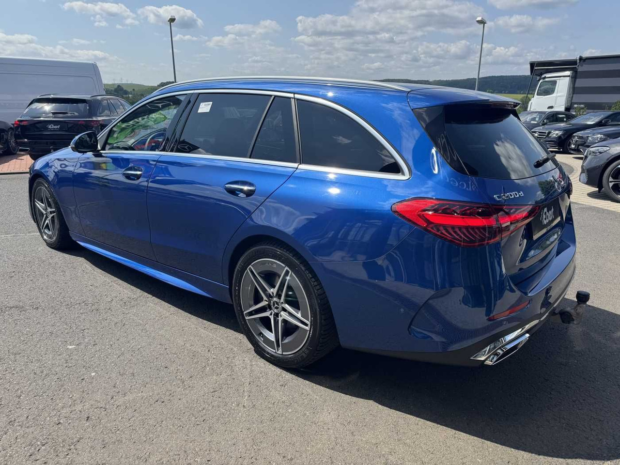 Mercedes-Benz C 200d AMG+Pano+Distr+Digital+AHK+HUD+360+IHC+ - Avtomobil: slika 3 Mercedes-Benz C 200d AMG+Pano+Distr+Digital+AHK+HUD+360+IHC+ - Avtomobil: slika 3