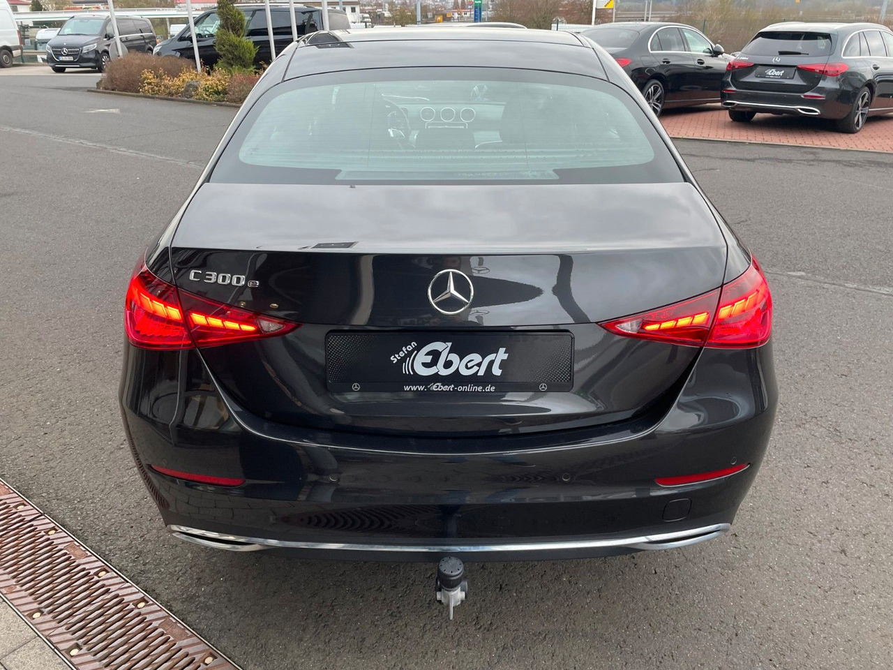 Mercedes-Benz C 300 e Avantgarde Digital+S-Dach+AHK+Distr+ - Limuzina: slika 4 Mercedes-Benz C 300 e Avantgarde Digital+S-Dach+AHK+Distr+ - Limuzina: slika 4