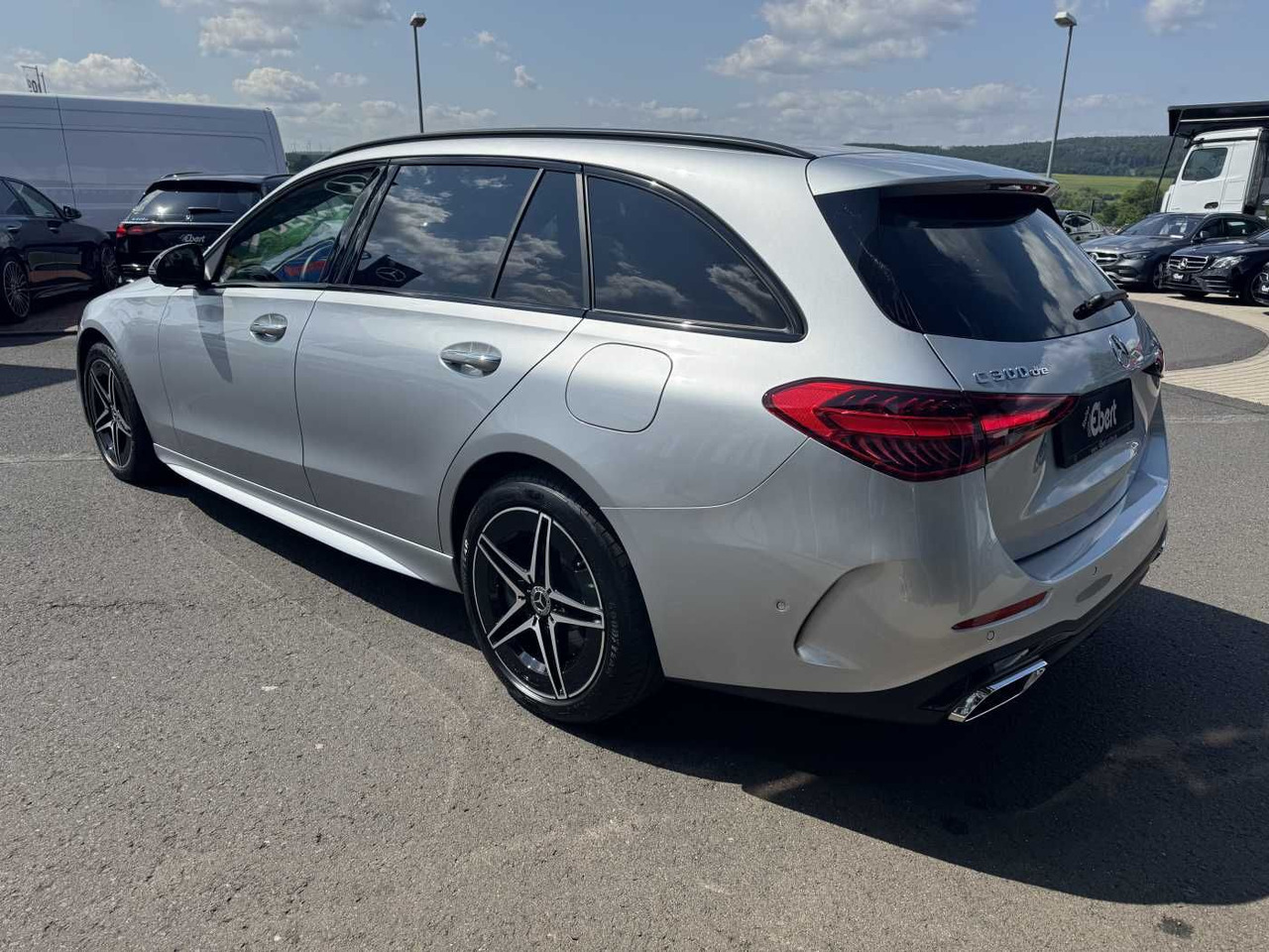 Mercedes-Benz C 300de AMG+Pano+Burm+HUD+360+Digital+VOLL - Avtomobil: slika 3 Mercedes-Benz C 300de AMG+Pano+Burm+HUD+360+Digital+VOLL - Avtomobil: slika 3
