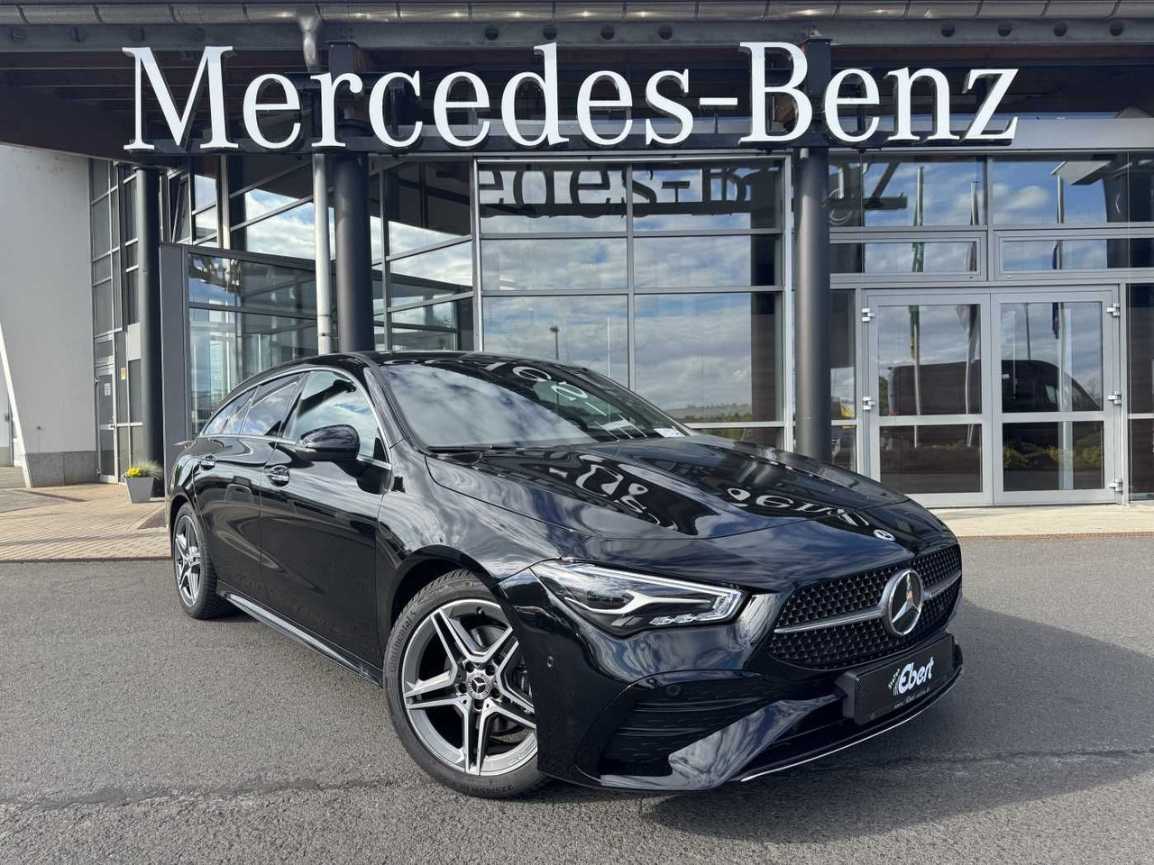 Mercedes-Benz CLA 180 Shooting Brake+AMG+Distr+AHK+RFK+ - Avtomobil: slika 1 Mercedes-Benz CLA 180 Shooting Brake+AMG+Distr+AHK+RFK+ - Avtomobil: slika 1