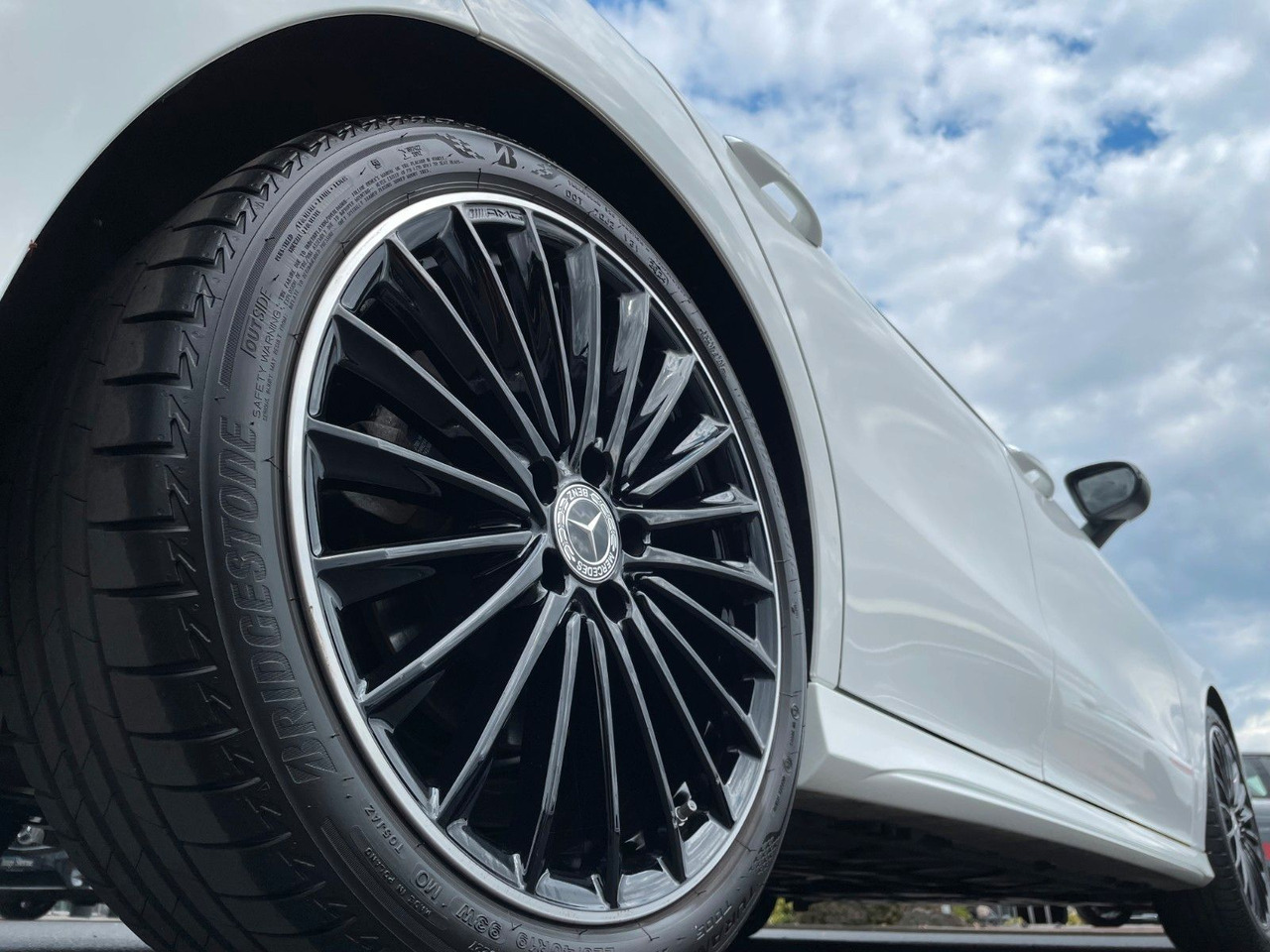 Mercedes-Benz CLA 200 AMG Pano+R-Kamera+19"+TOTW+DISTR+MULITBE - Coupe: slika 5 Mercedes-Benz CLA 200 AMG Pano+R-Kamera+19"+TOTW+DISTR+MULITBE - Coupe: slika 5