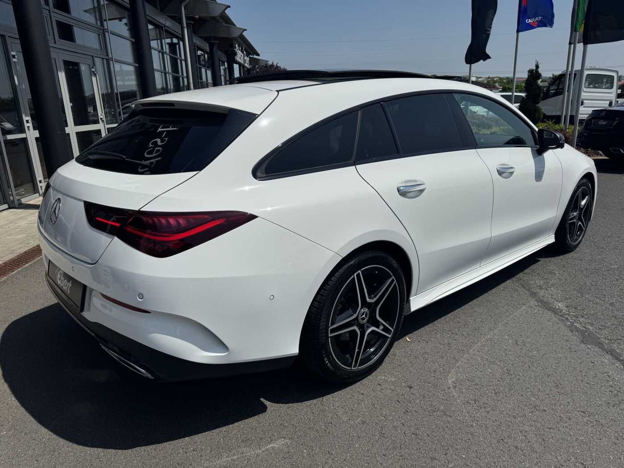 Mercedes-Benz CLA 220d Shooting Brake AMG+Pano+Distr+AHK+uvm. - Avtomobil: slika 4 Mercedes-Benz CLA 220d Shooting Brake AMG+Pano+Distr+AHK+uvm. - Avtomobil: slika 4