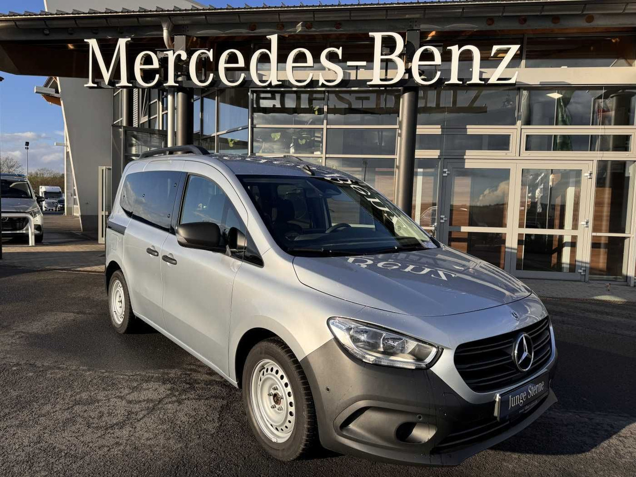 Mercedes-Benz Citan 110 CDI Tourer Klima AHK Kamera MBUX Tempo - Potniški kombi: slika 1 Mercedes-Benz Citan 110 CDI Tourer Klima AHK Kamera MBUX Tempo - Potniški kombi: slika 1