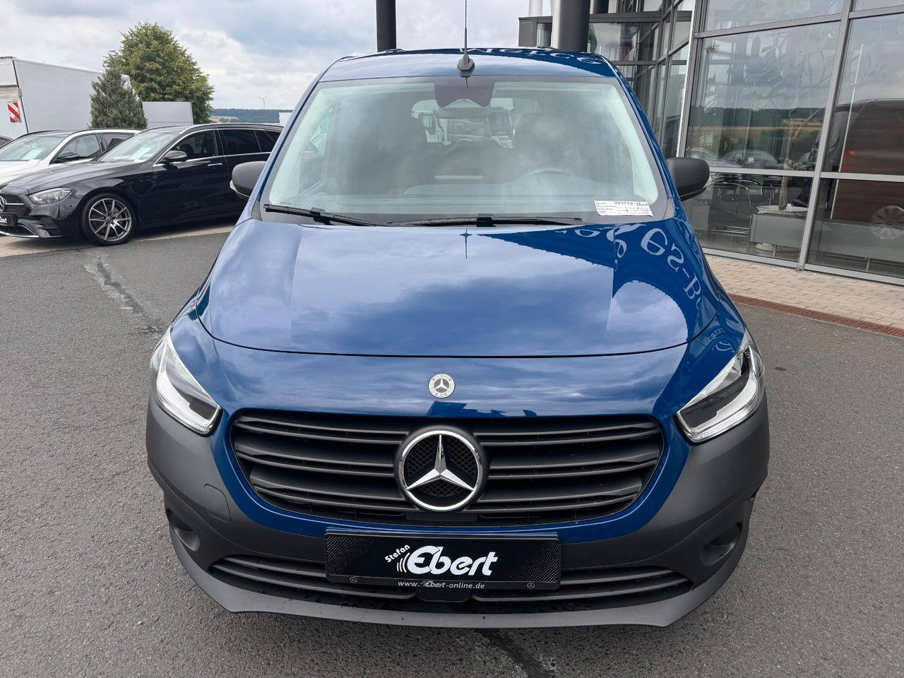 Mercedes-Benz Citan 113 Tourer Klimaautomatik AK Kamera MBUX - Potniški kombi: slika 2 Mercedes-Benz Citan 113 Tourer Klimaautomatik AK Kamera MBUX - Potniški kombi: slika 2