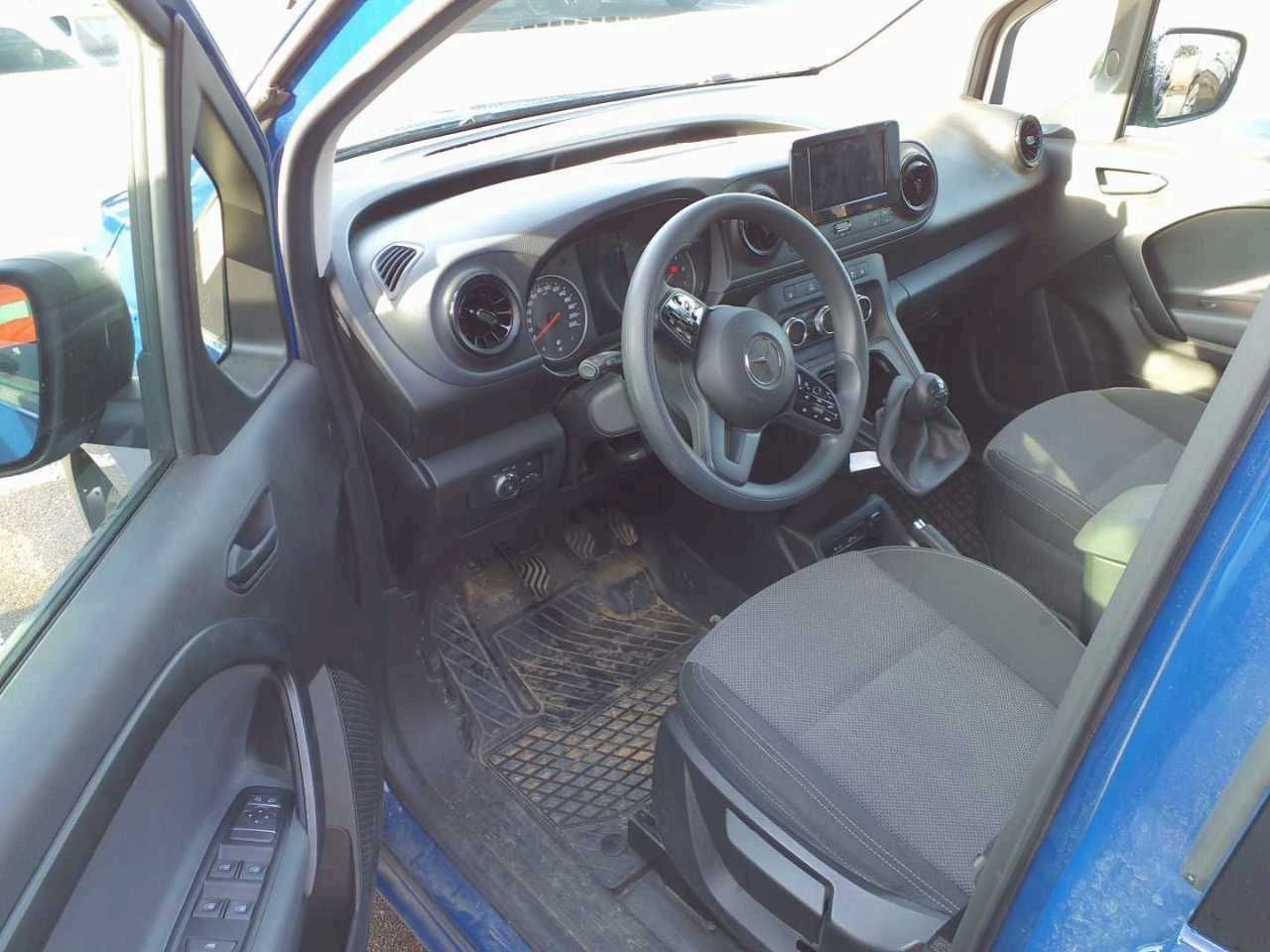 Mercedes-Benz Citan 113 Tourer Klimaautomatik AK Kamera MBUX - Potniški kombi: slika 5 Mercedes-Benz Citan 113 Tourer Klimaautomatik AK Kamera MBUX - Potniški kombi: slika 5