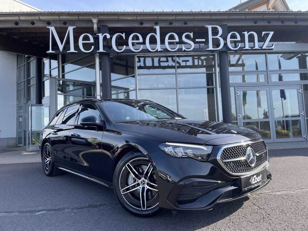 Mercedes-Benz E 220 d T AMG-Line AHK+Distr+R-Kamera +Ambiente+ - Avtomobil: slika 1 Mercedes-Benz E 220 d T AMG-Line AHK+Distr+R-Kamera +Ambiente+ - Avtomobil: slika 1