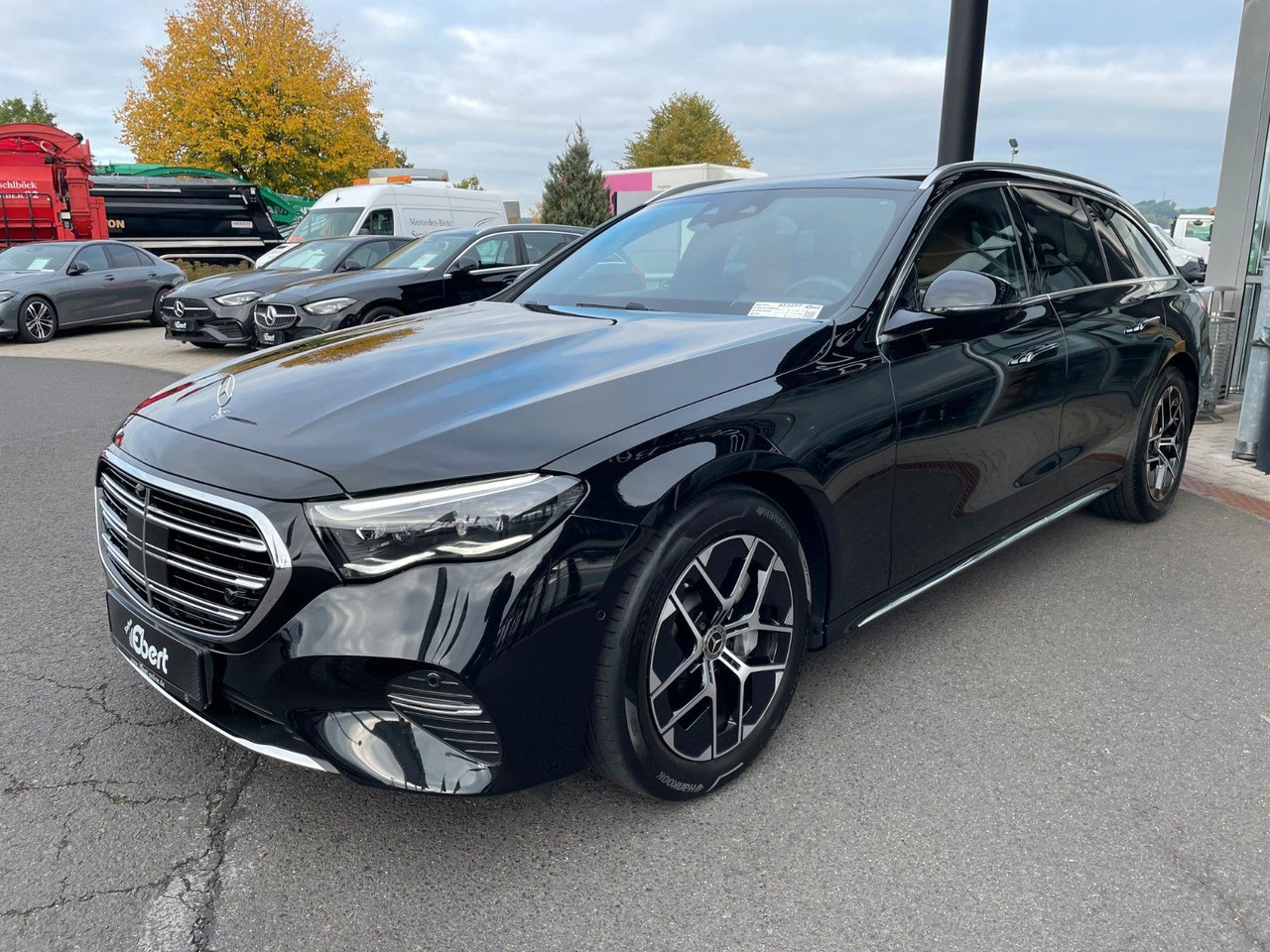 Mercedes-Benz E 220 d T Exclusive Nappa+AHK+360°+Burm+Sitzklim - Karavan: slika 3 Mercedes-Benz E 220 d T Exclusive Nappa+AHK+360°+Burm+Sitzklim - Karavan: slika 3
