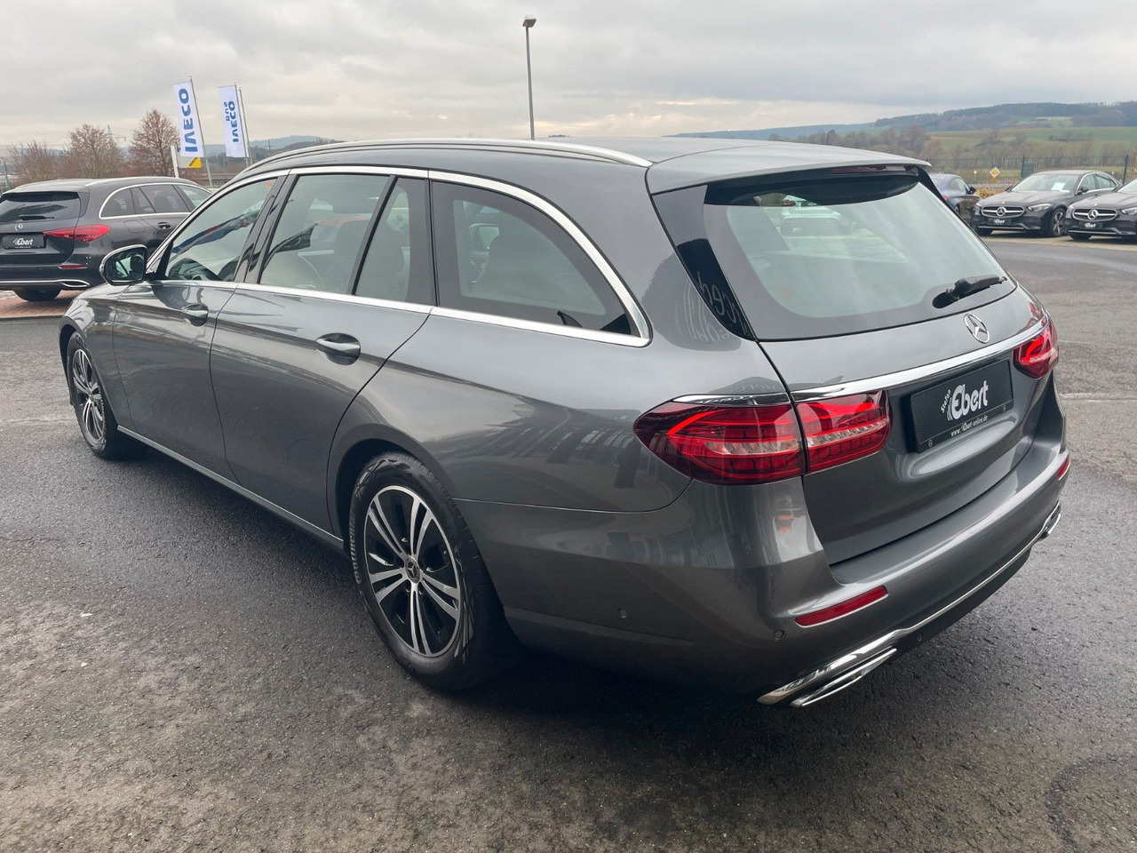 Mercedes-Benz E 220 d T Pano+Ambiente+Distr+360°+Comand+DAB - Karavan: slika 3 Mercedes-Benz E 220 d T Pano+Ambiente+Distr+360°+Comand+DAB - Karavan: slika 3