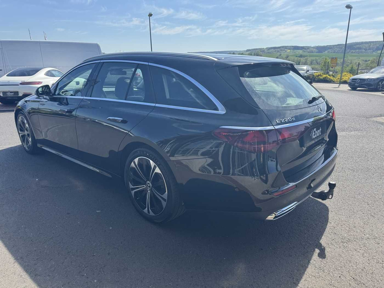 Mercedes-Benz E 220d Avantgarde+Pano+AHK+Distr+19Zoll+MBUX - Avtomobil: slika 3 Mercedes-Benz E 220d Avantgarde+Pano+AHK+Distr+19Zoll+MBUX - Avtomobil: slika 3