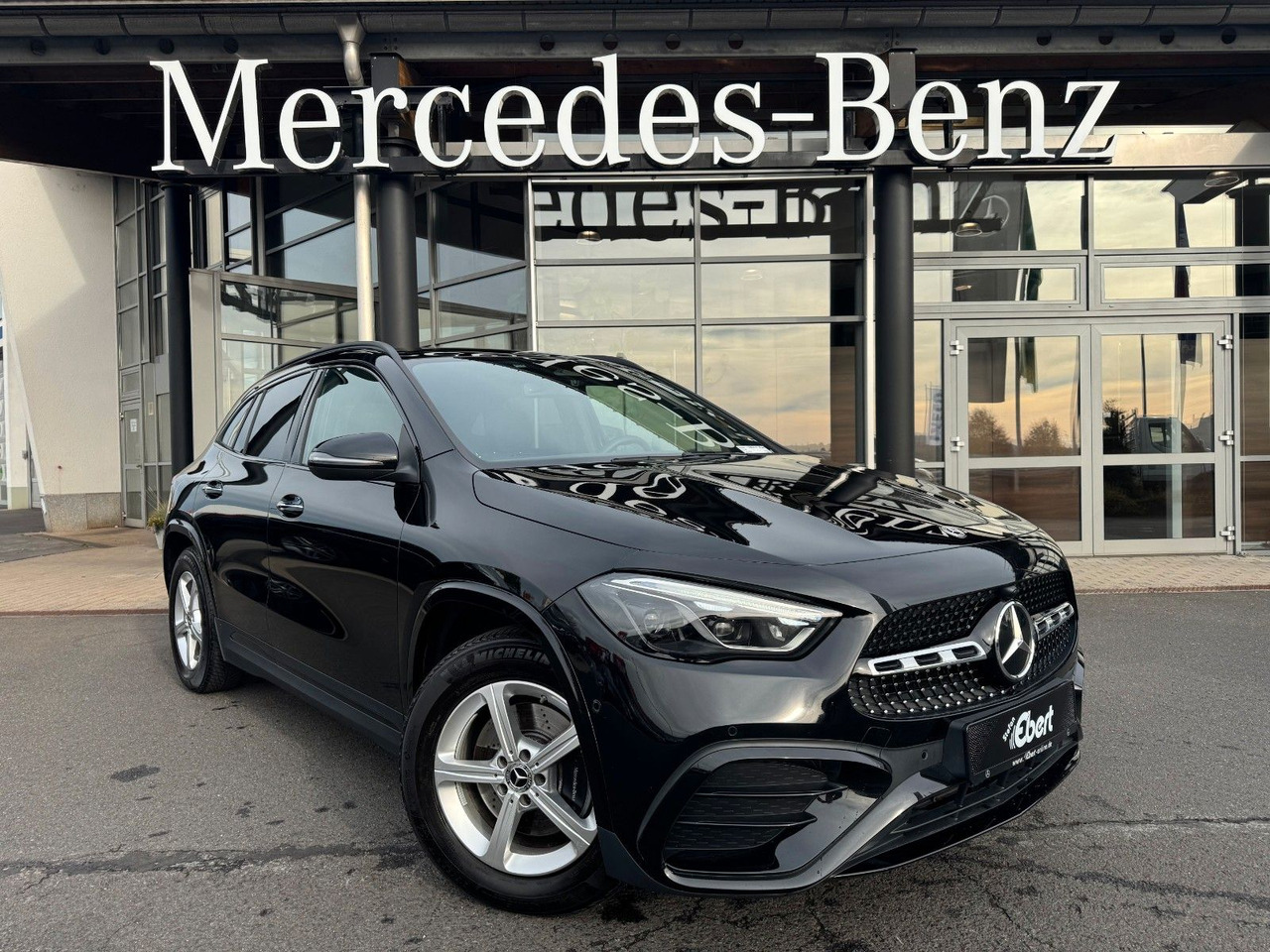 Mercedes-Benz GLA 200 AMG+Pano+Distr+Ambiente+Multibeam+ - SUV: slika 1 Mercedes-Benz GLA 200 AMG+Pano+Distr+Ambiente+Multibeam+ - SUV: slika 1