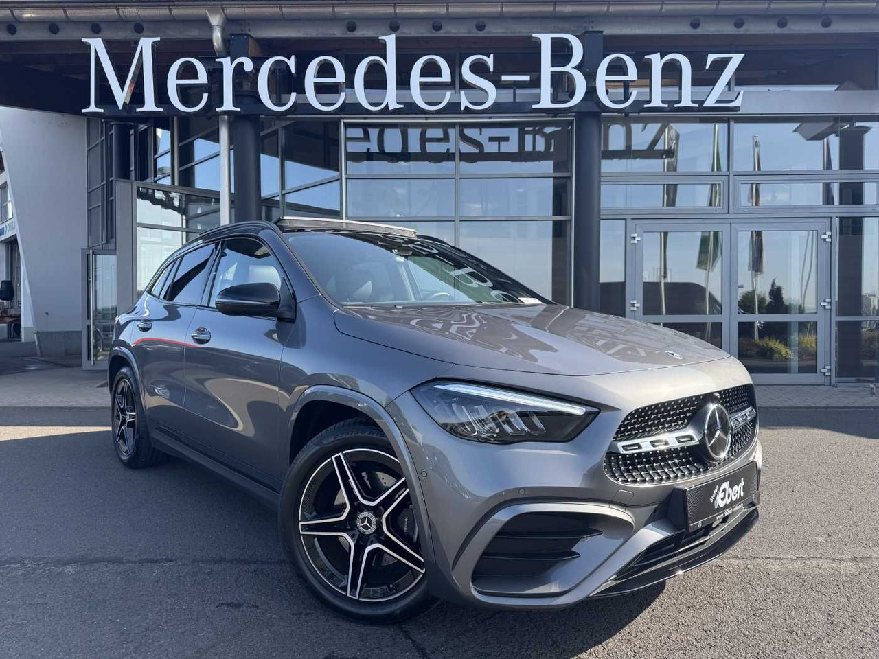 Mercedes-Benz GLA 200d 4M AMG+Pano+Distr+Ambiente+ - SUV: slika 1 Mercedes-Benz GLA 200d 4M AMG+Pano+Distr+Ambiente+ - SUV: slika 1