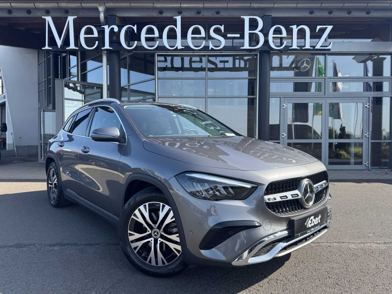 Mercedes-Benz GLA 200d 4M Progressive+Distr+Ambiente+Offroad - SUV: slika 1 Mercedes-Benz GLA 200d 4M Progressive+Distr+Ambiente+Offroad - SUV: slika 1