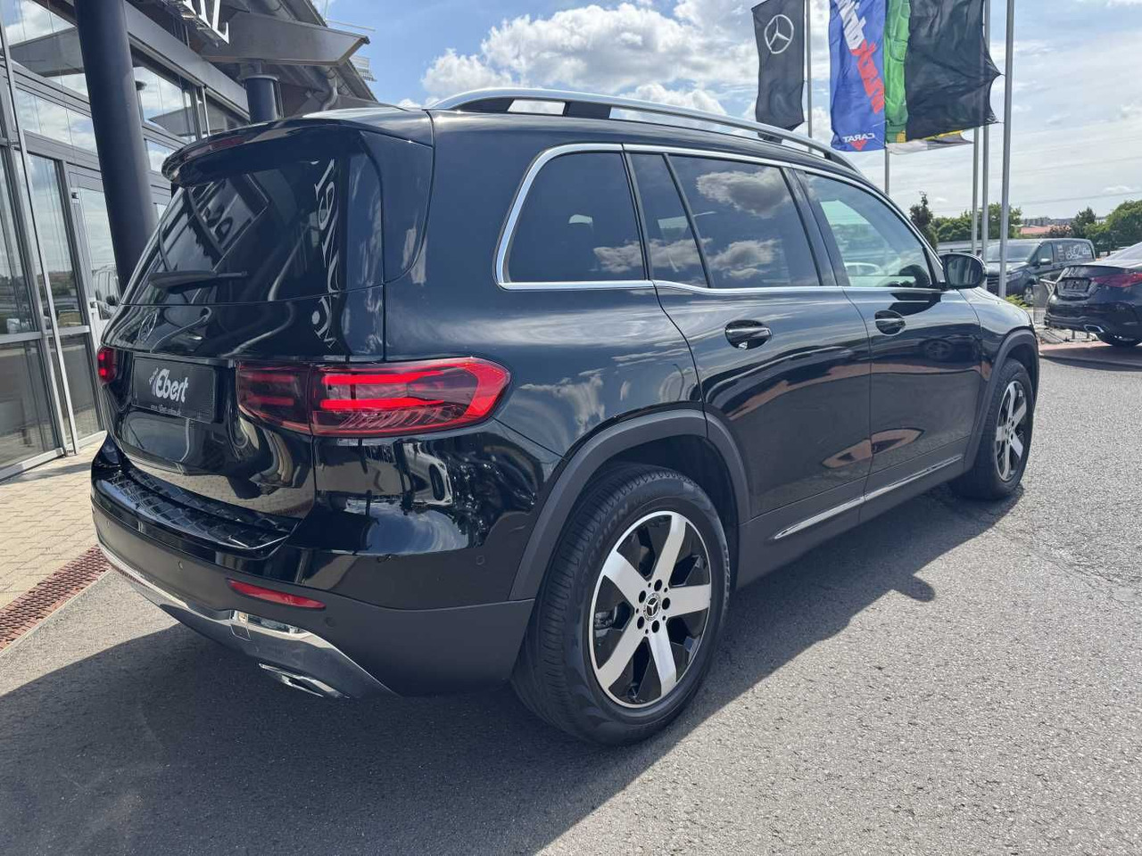 Mercedes-Benz GLB 180 Progressive+AHK+RKamera+LED+ IHC+DAB - SUV: slika 4 Mercedes-Benz GLB 180 Progressive+AHK+RKamera+LED+ IHC+DAB - SUV: slika 4