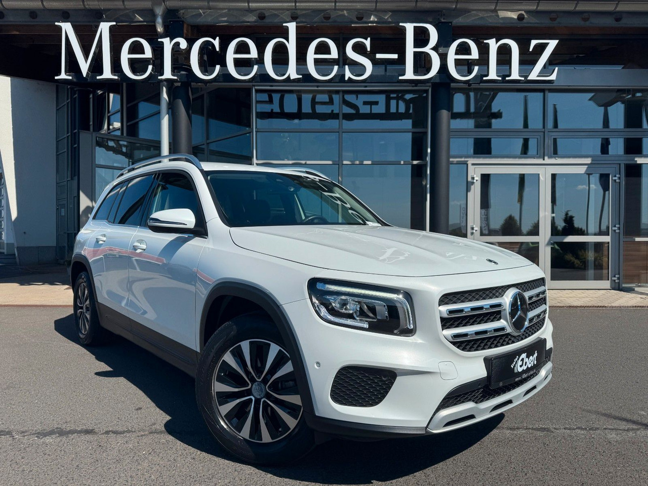 Mercedes-Benz GLB 180 Style+Distronic+RKamera+Vollleder - SUV: slika 1 Mercedes-Benz GLB 180 Style+Distronic+RKamera+Vollleder - SUV: slika 1