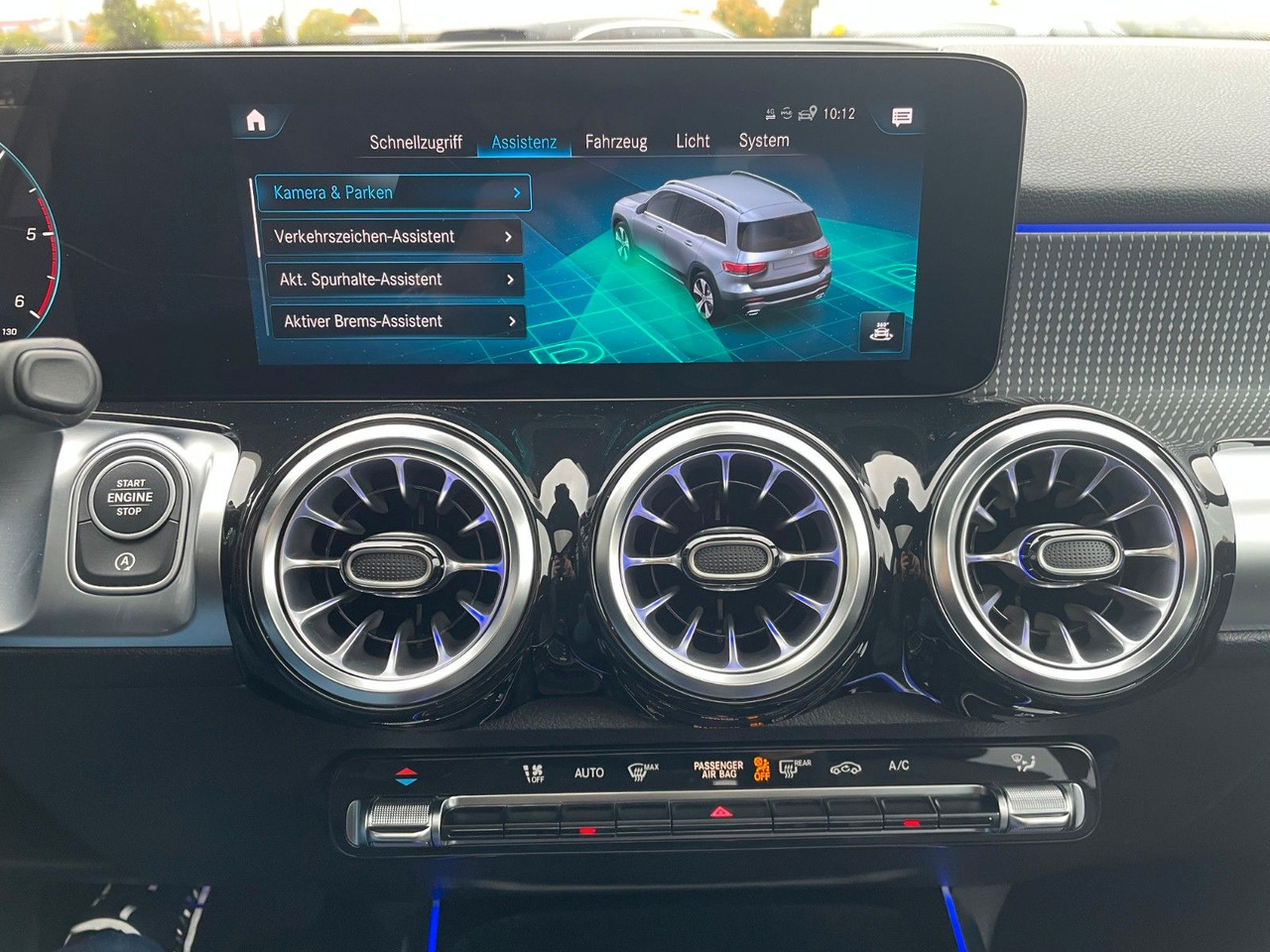 SUV Mercedes-Benz GLB 220 d 4MATIC Progressive AHK+Memory+Pano+360: slika 22