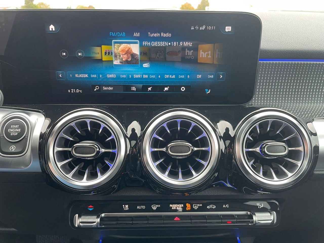 SUV Mercedes-Benz GLB 220 d 4MATIC Progressive AHK+Memory+Pano+360: slika 17