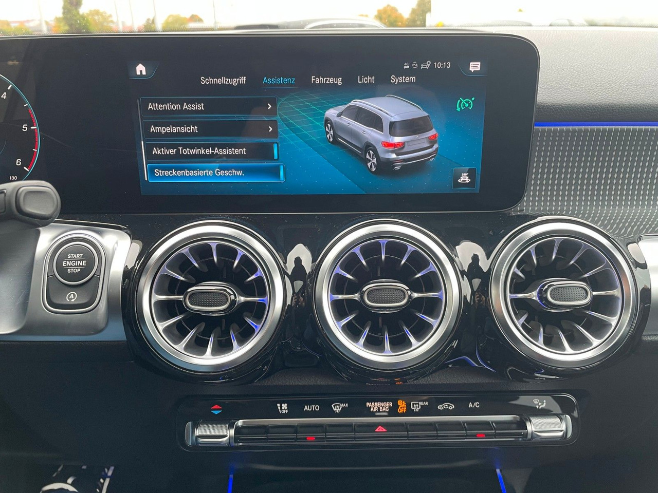 SUV Mercedes-Benz GLB 220 d 4MATIC Progressive AHK+Memory+Pano+360: slika 23