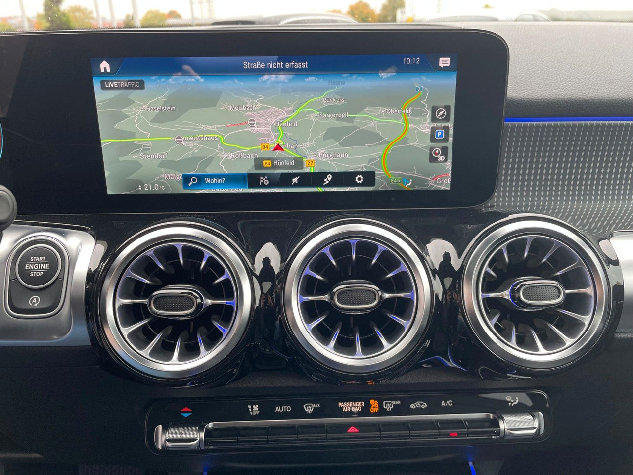 SUV Mercedes-Benz GLB 220 d 4MATIC Progressive AHK+Memory+Pano+360: slika 18