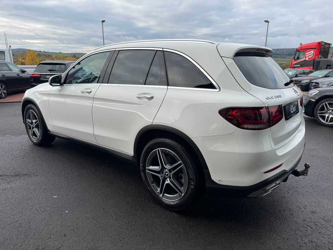 Mercedes-Benz GLC 200 4M AMG+Pano+Distr+StandH+AHK+360+HUD - SUV: slika 4 Mercedes-Benz GLC 200 4M AMG+Pano+Distr+StandH+AHK+360+HUD - SUV: slika 4