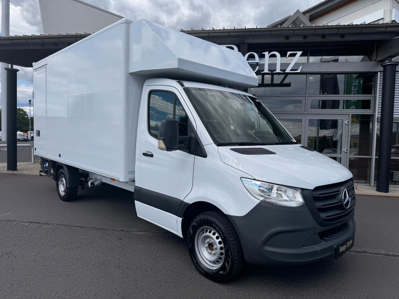 Mercedes-Benz Sprinter 317 CDI 4325 Koffer LBW Klima Kamera - Dostavno vozilo z zabojnikom: slika 1 Mercedes-Benz Sprinter 317 CDI 4325 Koffer LBW Klima Kamera - Dostavno vozilo z zabojnikom: slika 1
