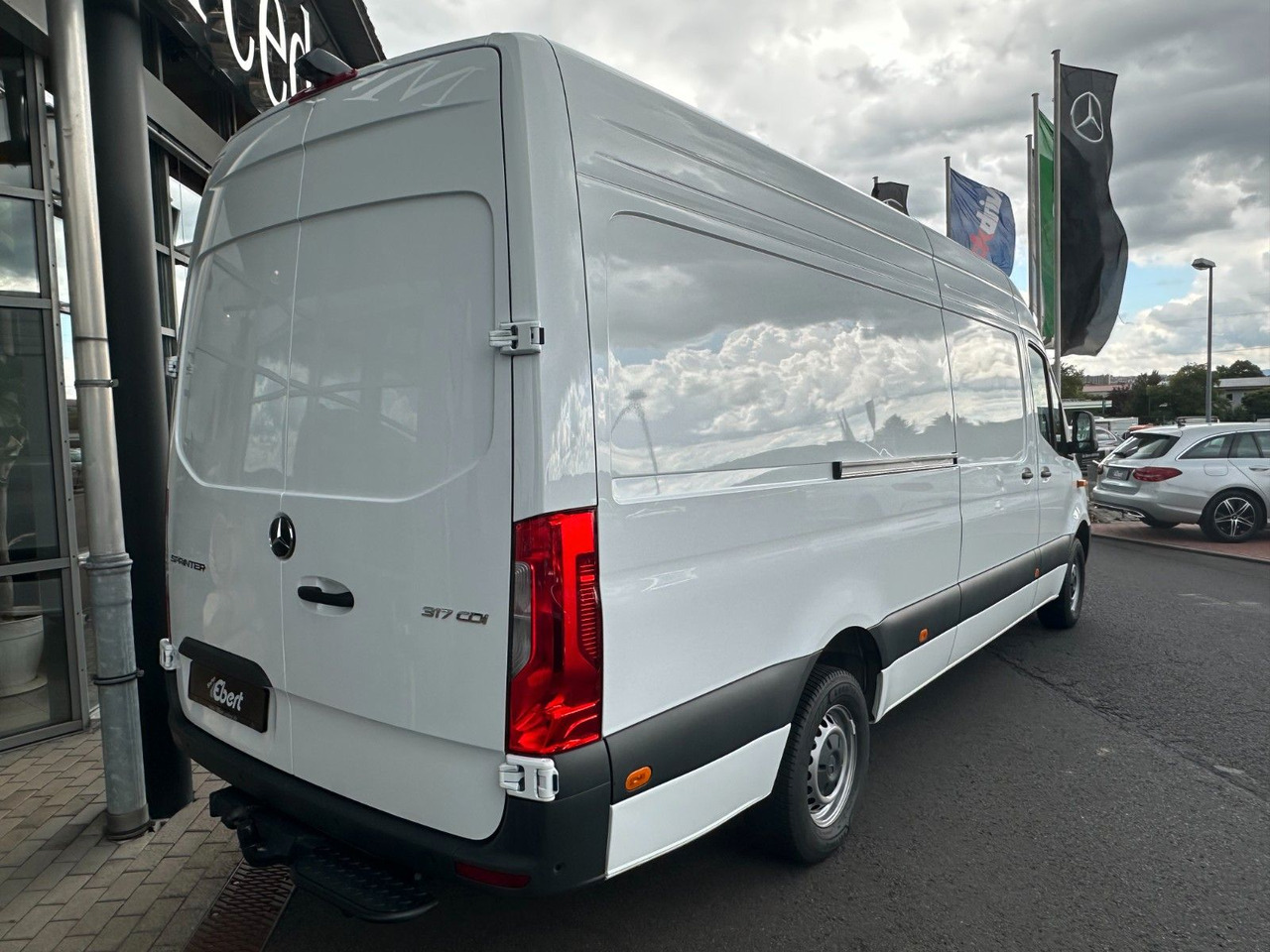Mercedes-Benz Sprinter 317 CDI 9G 4325 Klima Kamera SHZ AHK - Furgon: slika 4 Mercedes-Benz Sprinter 317 CDI 9G 4325 Klima Kamera SHZ AHK - Furgon: slika 4