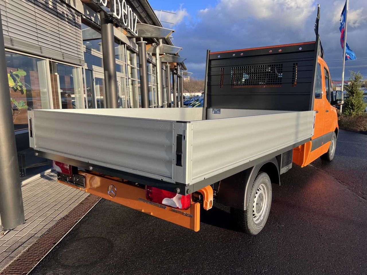 Mercedes-Benz Sprinter 317 CDI DoKa 4325 Klima MBUX Stdheiz - Dostavno vozilo s kesonom, Dostavno vozilo z dvojno kabino: slika 4 Mercedes-Benz Sprinter 317 CDI DoKa 4325 Klima MBUX Stdheiz - Dostavno vozilo s kesonom, Dostavno vozilo z dvojno kabino: slika 4