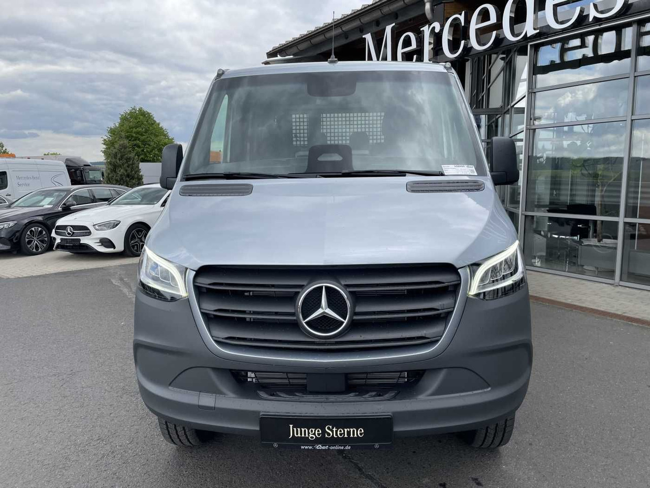 Mercedes-Benz Sprinter 319 CDI 4x4 DoKa Klima Stdheiz AHK LED - Dostavno vozilo s ponjavo: slika 2 Mercedes-Benz Sprinter 319 CDI 4x4 DoKa Klima Stdheiz AHK LED - Dostavno vozilo s ponjavo: slika 2