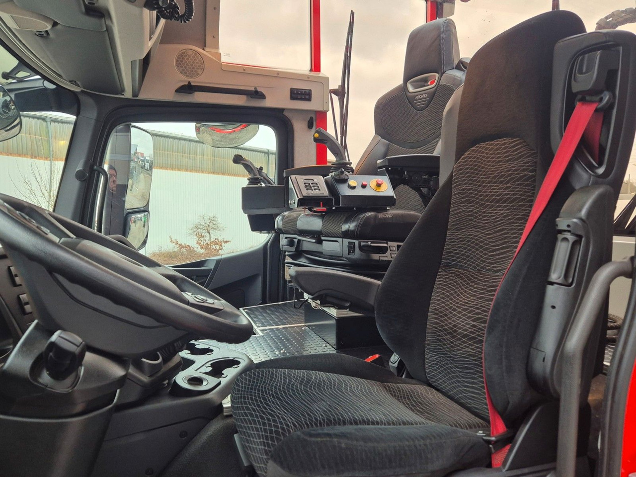 Tovornjak za prevoz lesa, Tovornjak z dvigalom Mercedes-Benz TUROX 8x8 Eschlböck Biber 92 Holzhacker / 1.512h: slika 23 Tovornjak za prevoz lesa, Tovornjak z dvigalom Mercedes-Benz TUROX 8x8 Eschlböck Biber 92 Holzhacker / 1.512h: slika 23