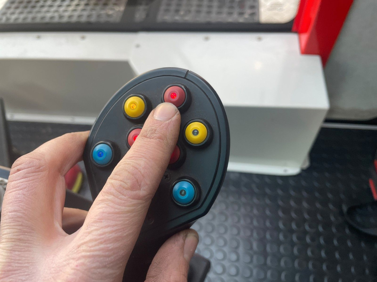 Tovornjak za prevoz lesa, Tovornjak z dvigalom Mercedes-Benz TUROX 8x8 Eschlböck Biber 92 Holzhacker / 1.512h: slika 21 Tovornjak za prevoz lesa, Tovornjak z dvigalom Mercedes-Benz TUROX 8x8 Eschlböck Biber 92 Holzhacker / 1.512h: slika 21