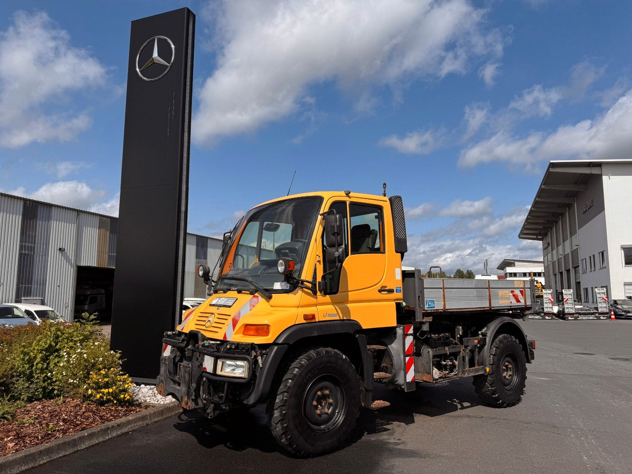 Mercedes-Benz Unimog U300 4x4 Vario-Pilot - Dostavno vozilo s kesonom: slika 1 Mercedes-Benz Unimog U300 4x4 Vario-Pilot - Dostavno vozilo s kesonom: slika 1