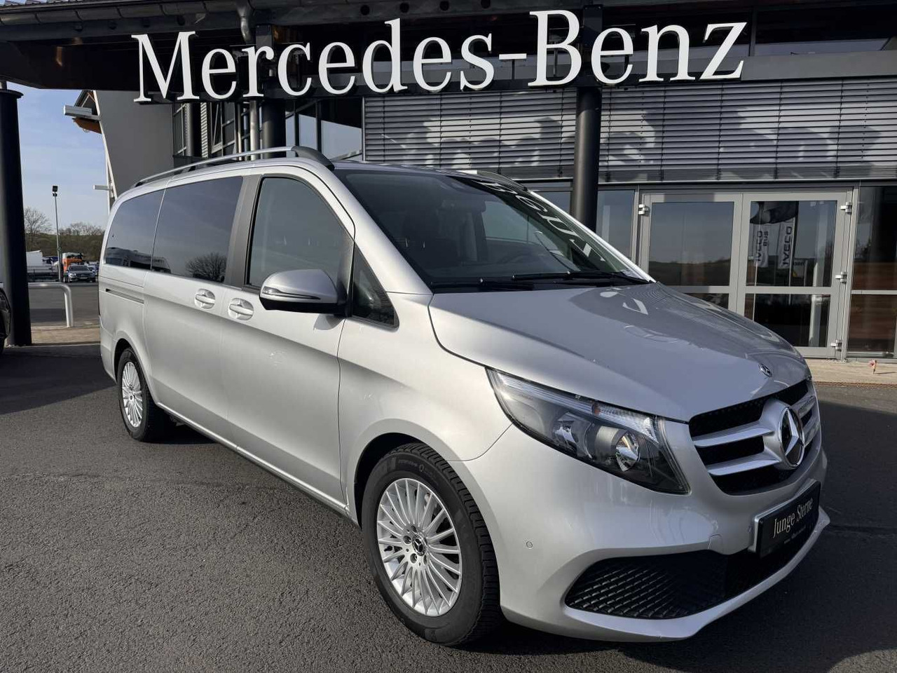 Mercedes-Benz V 220 d EDITION DISTRONIC MBUX Kamera 6Sitze - Avtomobil: slika 1 Mercedes-Benz V 220 d EDITION DISTRONIC MBUX Kamera 6Sitze - Avtomobil: slika 1